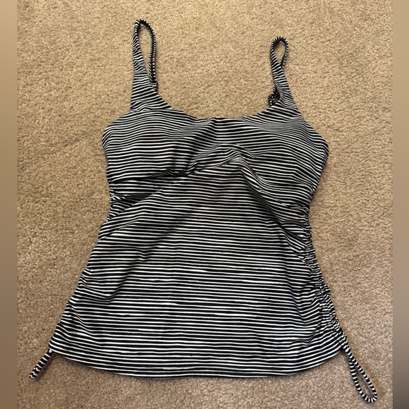 Prana striped Black and White Women's swim
Tankini top size small - Picture 1 of 3